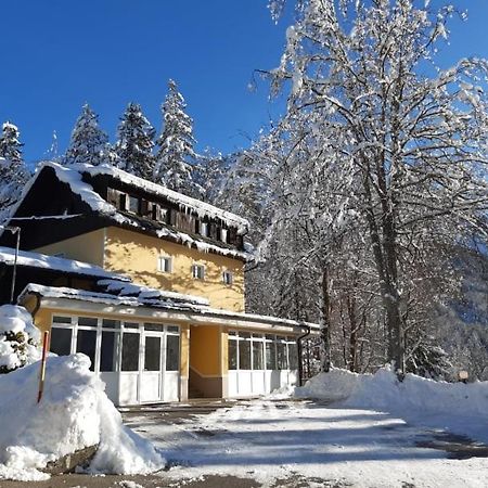 Rooms Barovc By The Lake Jasna Kranjska Gora Eksteriør bilde The station building in 2013