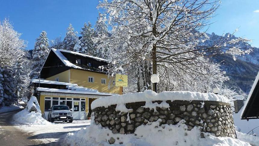 Rooms Barovc By The Lake Jasna Kranjska Gora Eksteriør bilde The town hall in Saint-Gervais