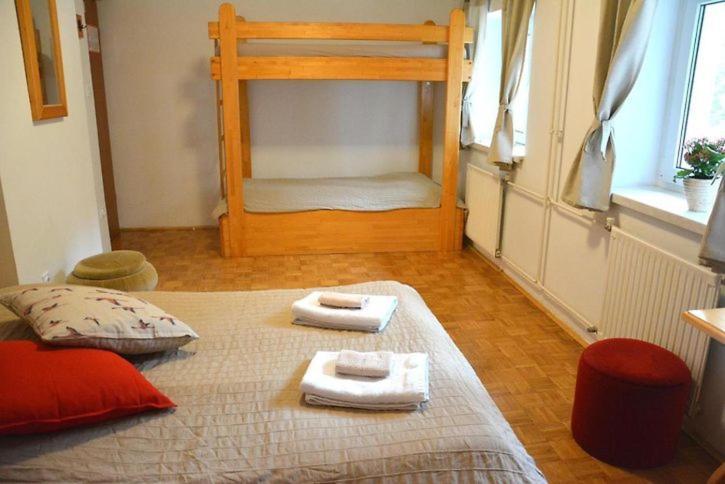 Rooms Barovc By The Lake Jasna Kranjska Gora Eksteriør bilde A room at the hostel