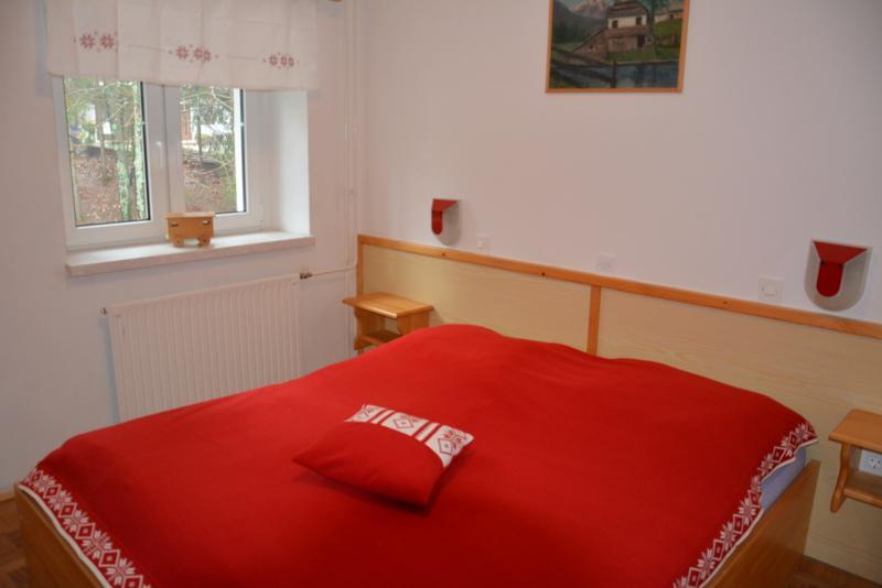 Rooms Barovc By The Lake Jasna Kranjska Gora Eksteriør bilde A typical bedroom in a German youth hostel