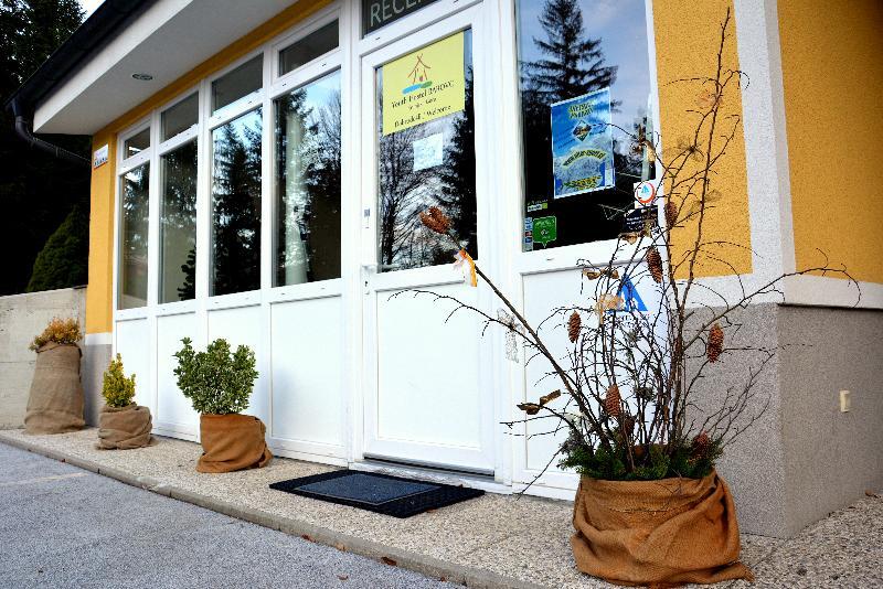 Rooms Barovc By The Lake Jasna Kranjska Gora Eksteriør bilde Entrance of the museum