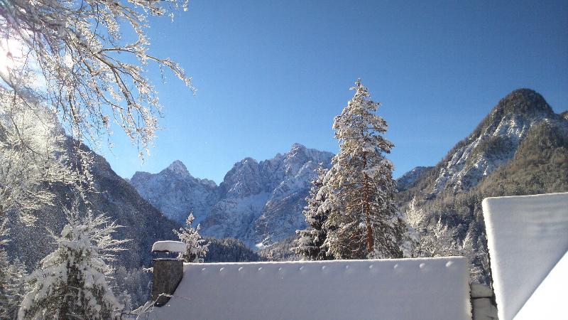 Rooms Barovc By The Lake Jasna Kranjska Gora Eksteriør bilde The mountains of the Bavarian Alps